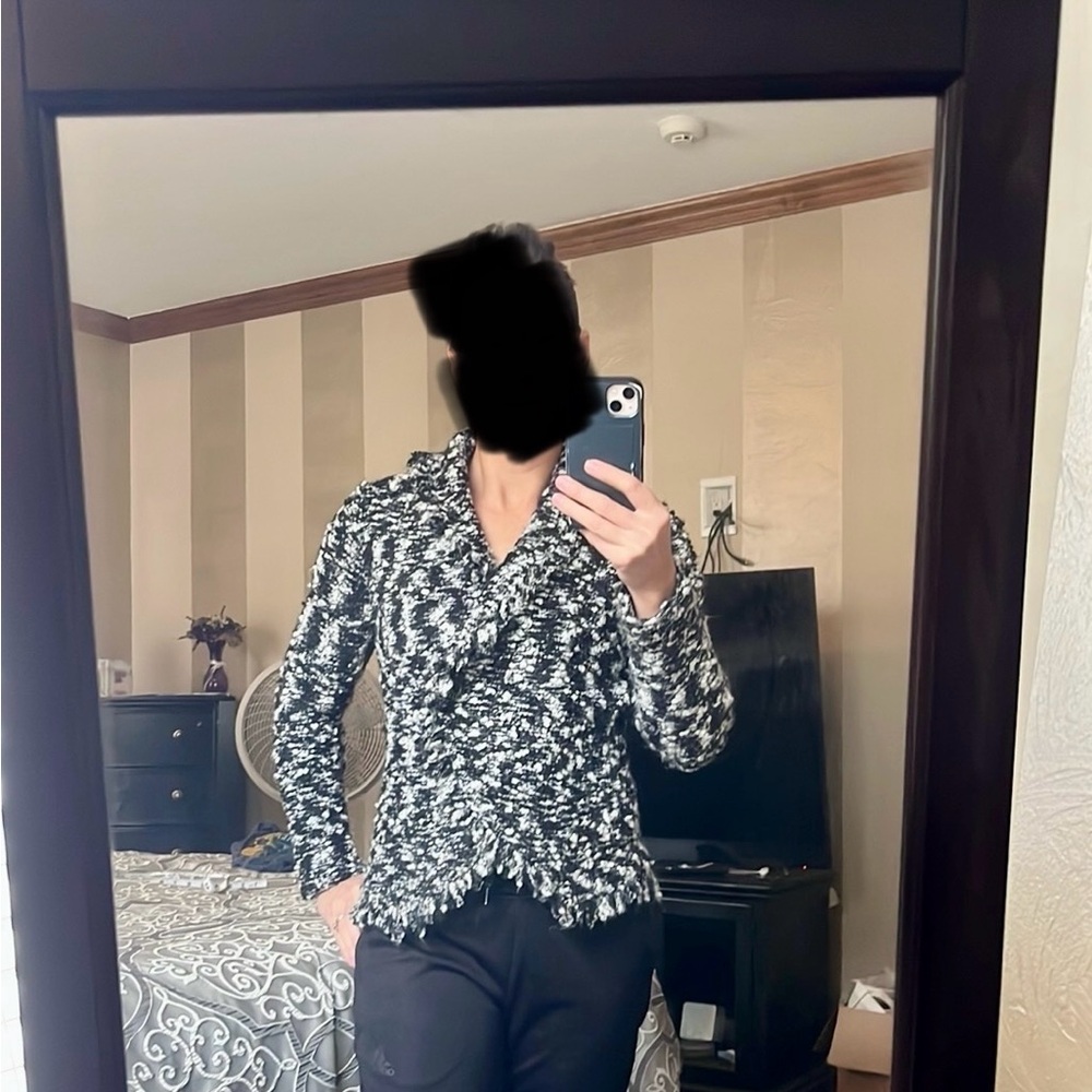 Black and white sweater / blazer
